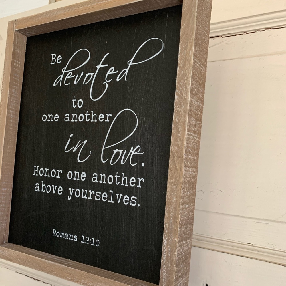 Farmhouse Scripture Sign - Picture 2 of 6